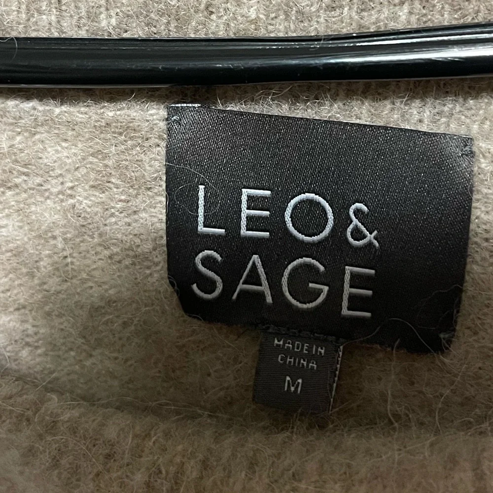 Leo & Sage Women’s Tan Cowl Neck Merino Wool/Alpaca Blend Sweater Size Medium - Picture 2 of 8